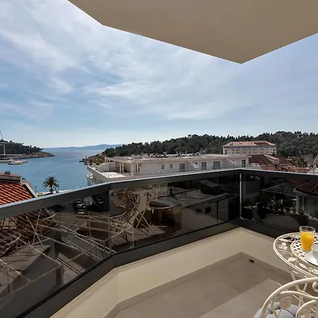 Exclusive Center Apartment