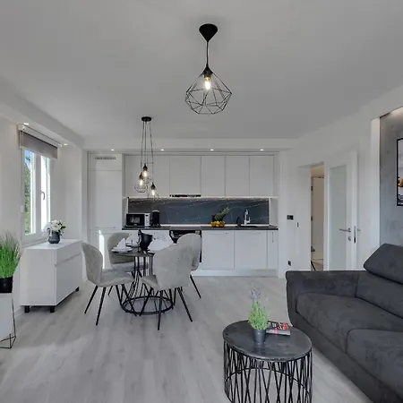 Exclusive Center * Makarska