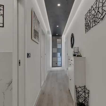 Exclusive Center Apartment