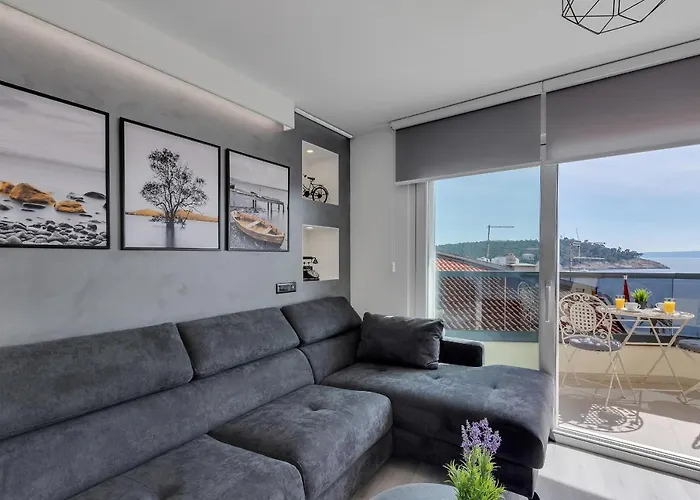 Exclusive Center Apartment